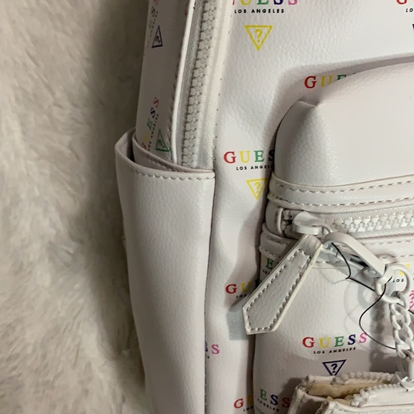 Guess Bagpack - Picture 4 of 9